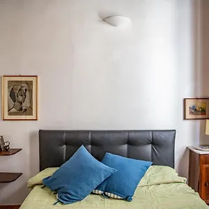  Appartamento Lovely One Bedroom Nearby Ponte Vecchio Italia
