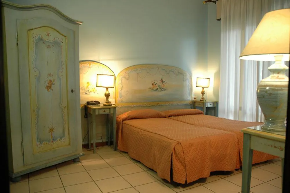 Hotel Ariston Mestre 3*,  Italy