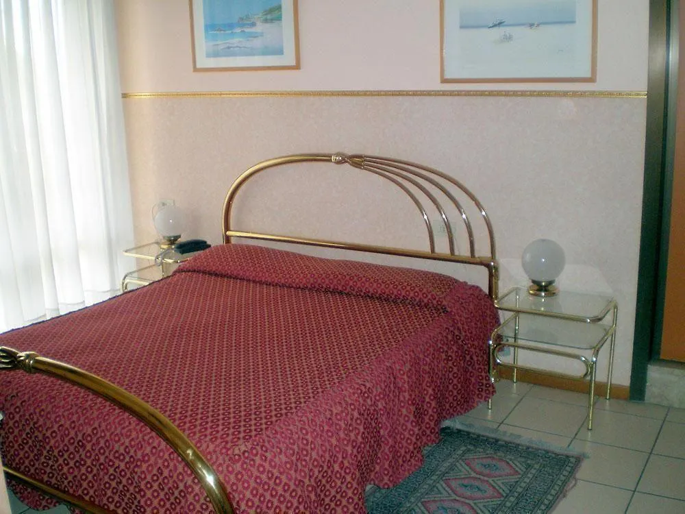 Hotel Ariston Mestre 3*,  Italy